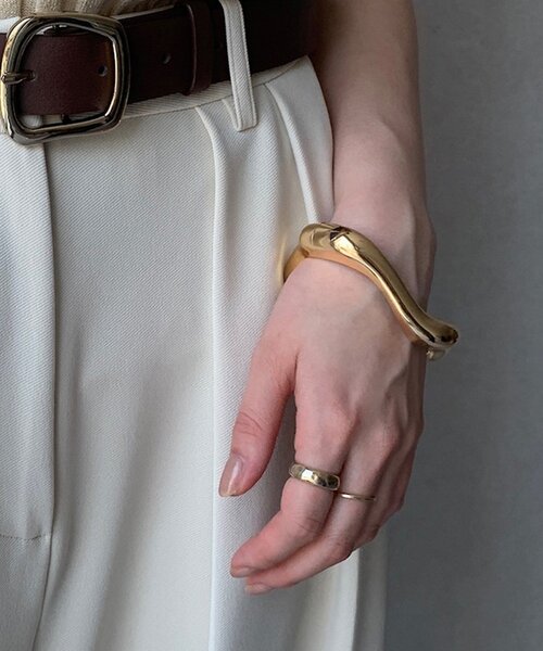 DouDou（ドゥドゥ）の「変形スクエアバングル（ブレスレット・レディース・シルバー/ゴールド・FREE）」の9枚目の写真