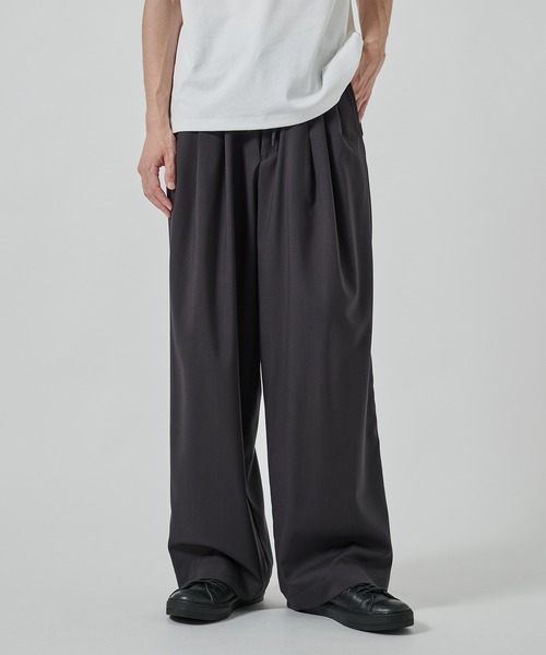markaware（マーカウェア）の「TRIPLE PLEATED EASY TROUSERS（スラックス・メンズ・ネイビー/ブラック/チャコールグレー・1/2）」の3枚目の写真