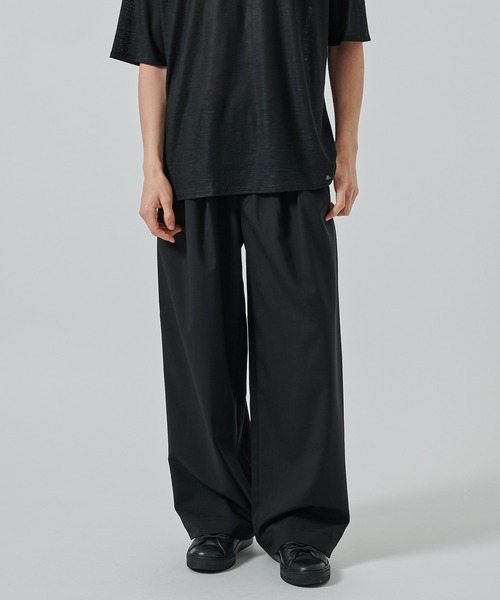 TRIPLE PLEATED EASY TROUSERS（スラックス）｜markaware