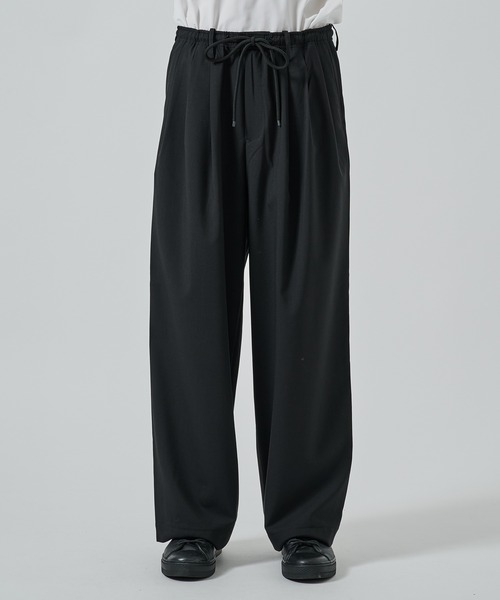 markaware（マーカウェア）の「TRIPLE PLEATED EASY TROUSERS（スラックス・メンズ・ネイビー/ブラック/チャコールグレー・1/2）」の6枚目の写真