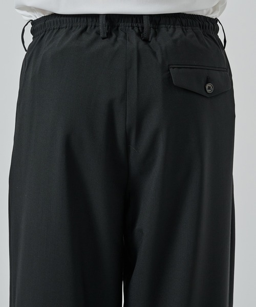 markaware（マーカウェア）の「TRIPLE PLEATED EASY TROUSERS（スラックス・メンズ・ネイビー/ブラック/チャコールグレー・1/2）」の9枚目の写真