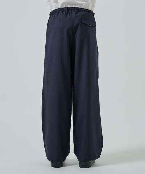 markaware（マーカウェア）の「TRIPLE PLEATED EASY TROUSERS（スラックス・メンズ・ネイビー/ブラック/チャコールグレー・1/2）」の15枚目の写真
