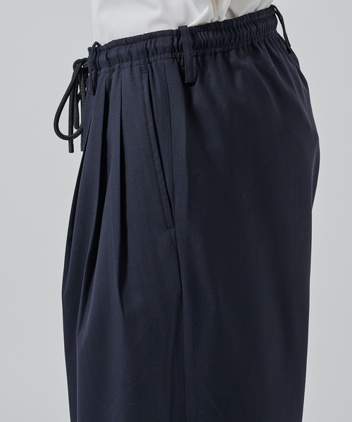 markaware（マーカウェア）の「TRIPLE PLEATED EASY TROUSERS（スラックス・メンズ・ネイビー/ブラック/チャコールグレー・1/2）」の17枚目の写真