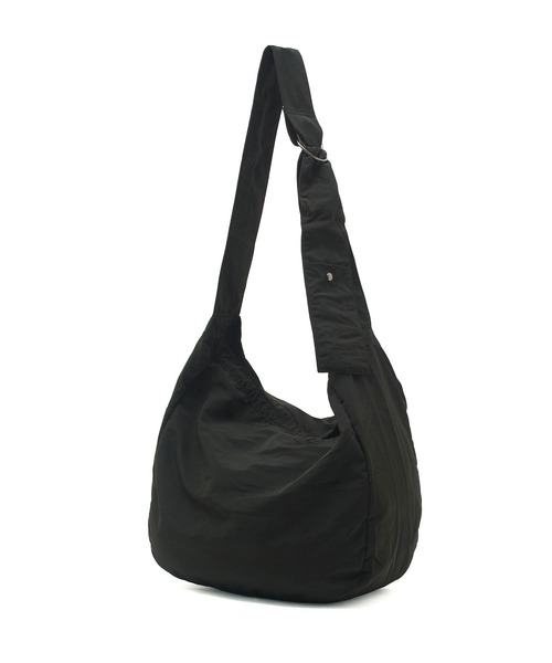 UNIVERSAL OVERALL(ユニバーサルオーバーオール)の「(UNIVERSAL OVERALL)WRINKLE NYLON NEWS PAPIER BAG(ショルダーバッグ・レディース・ホワイト/ブラック/カーキ・ONE SIZE)」の9枚目の写真