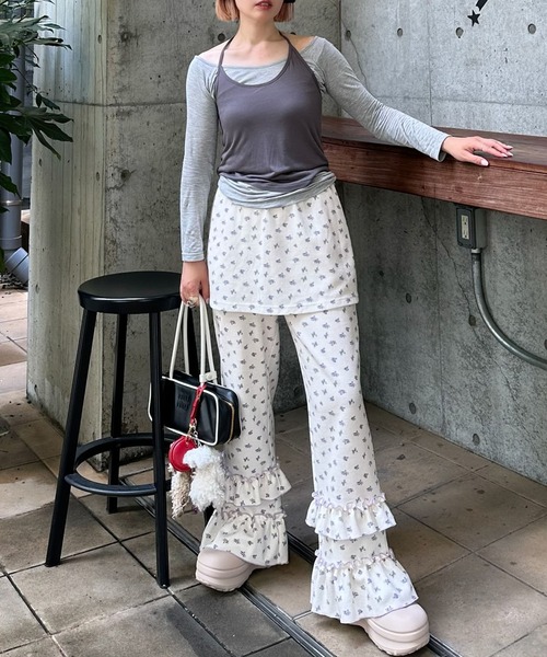 Alley Tokyo(アリートーキョー)の「マルチウェイフリフリワッフルパンツとスカートのセット(その他パンツ・レディース・オフホワイト/ラベンダー・FREE)」の5枚目の写真