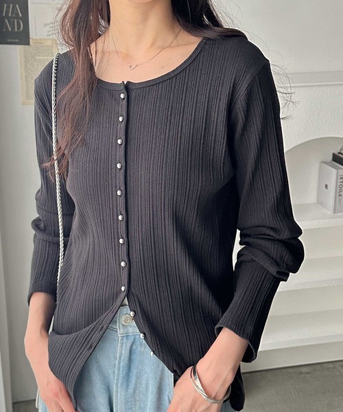 GeeRA(ジーラ)の「メニーボタンランダムリブトップス(Tシャツ/カットソー・レディース・オフホワイト/杢グレー/ブラック・MEDIUM/LARGE/X-LARGE)」の11枚目の写真