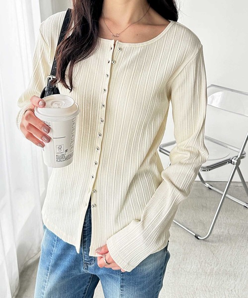 GeeRA(ジーラ)の「メニーボタンランダムリブトップス(Tシャツ/カットソー・レディース・オフホワイト/杢グレー/ブラック・MEDIUM/LARGE/X-LARGE)」の6枚目の写真