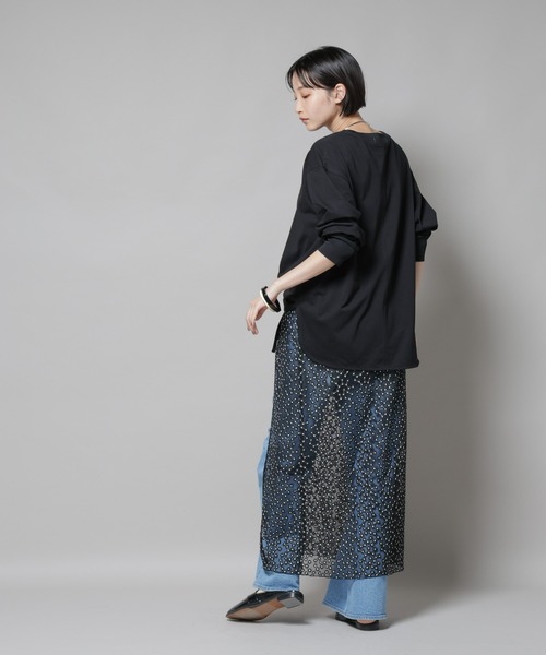 NANO universe(ナノユニバース)の「CVCプレーティング天竺ラウンドヘムカットトップス(Tシャツ/カットソー・レディース・ブラック/ホワイト/ブラウン・FREE)」の9枚目の写真