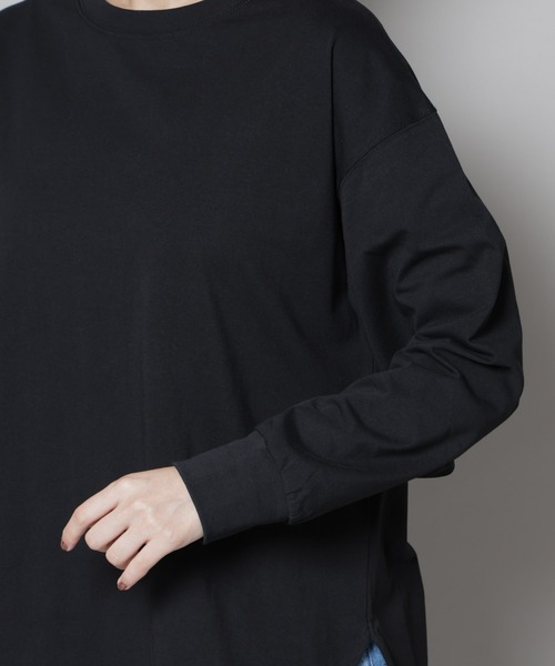 NANO universe(ナノユニバース)の「CVCプレーティング天竺ラウンドヘムカットトップス(Tシャツ/カットソー・レディース・ブラック/ホワイト/ブラウン・FREE)」の5枚目の写真