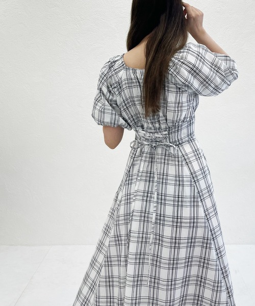 MISCH MASCH(ミッシュマッシュ)の「一部店舗限定 2wayオフショルチェックフレアワンピース(ワンピース・レディース・ブラック/ホワイト/ネイビー・フリ-)」の18枚目の写真