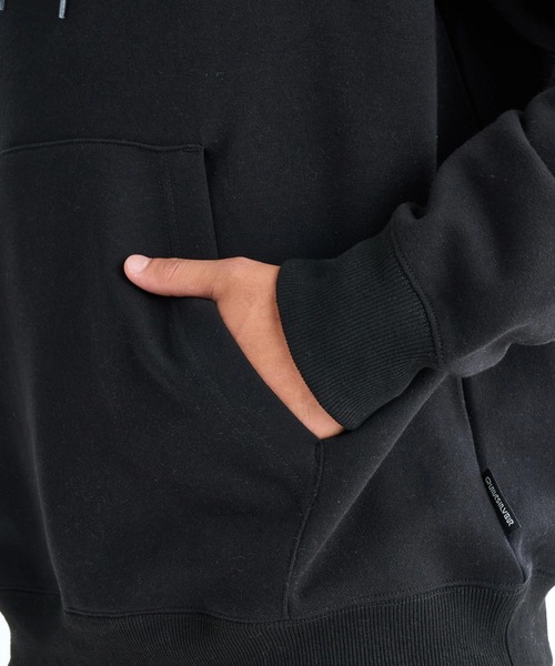 Quiksilver(クイックシルバー)の「HISTORY SWEAT PK /クイックシルバー裏起毛バックプリントプルオーバーパーカー・フーディー(スウェット・メンズ・ブラック/グレー/アイボリー/ベージュ・LARGE/MEDIUM/X-LARGE/SMALL)」の7枚目の写真