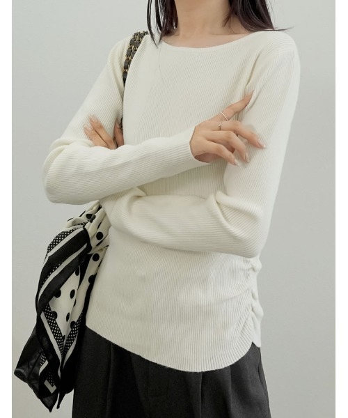 Re:EDIT（リエディ）の「[2025AW COLLECTION][保湿][静電気防止]クルーネックサイドシャーリングリブニットトップス（ニット/セーター・レディース・ブラック/アイボリー/グレイッシュベージュ/チャコールグレー/ブルー/ブラウン/レッド/ラベンダー・MEDIUM/LARGE）」の15枚目の写真