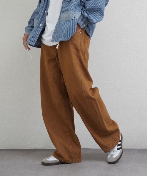 ZIP FIVE（ジップファイブ）の「バレルレッグ バックシャーリング カラーデニム パンツ（デニムパンツ・メンズ・パープル/カーキ系/ベージュ/ブルー/ブラック・SMALL/MEDIUM/LARGE/X-LARGE）」の2枚目の写真