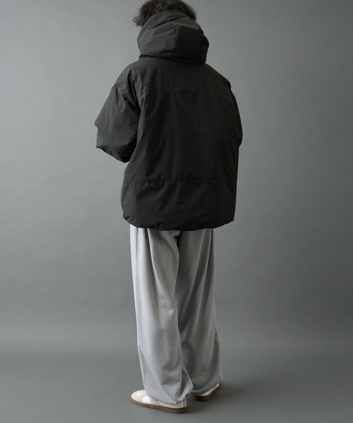 COLONY 2139（コロニートゥーワンスリーナイン）の「クロップド中綿フードジャケット（ダウンジャケット/コート・メンズ・ブラック/グレー・SMALL/MEDIUM/LARGE）」の13枚目の写真