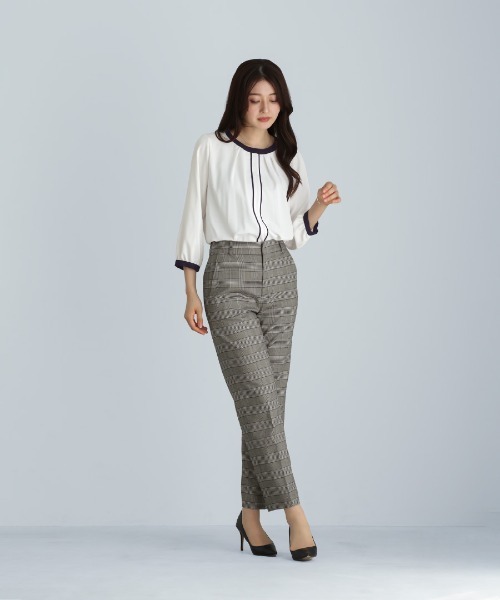 WHITE JOOLA（ホワイトジョーラ）の「【 洗える・接触冷感 】とろみデシン・配色パイピングブラウス（シャツ/ブラウス・レディース・オフホワイト/グレイッシュブルー/ベージュ・S/M/L）」の4枚目の写真