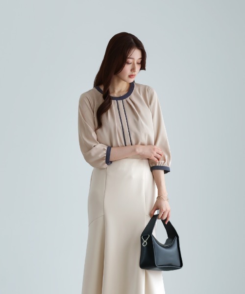 WHITE JOOLA（ホワイトジョーラ）の「【 洗える・接触冷感 】とろみデシン・配色パイピングブラウス（シャツ/ブラウス・レディース・オフホワイト/グレイッシュブルー/ベージュ・S/M/L）」の10枚目の写真