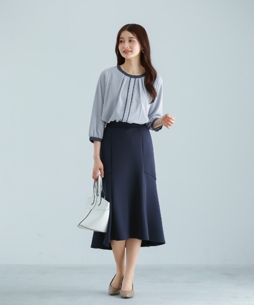 WHITE JOOLA（ホワイトジョーラ）の「【 洗える・接触冷感 】とろみデシン・配色パイピングブラウス（シャツ/ブラウス・レディース・オフホワイト/グレイッシュブルー/ベージュ・S/M/L）」の14枚目の写真