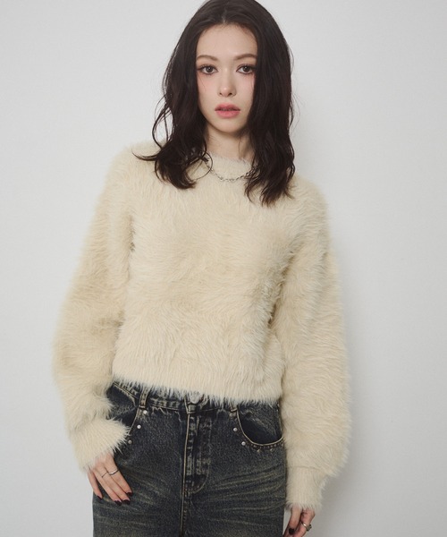 ENVYM（アンビー）の「フェザーヤーン  シャギー ボリュームスリーブ クロップド ニット トップス（ニット/セーター・レディース・ブラウン/チャコールグレー/カーキ/アイボリー・FREE）」の8枚目の写真