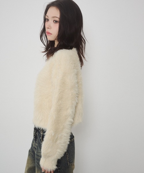 ENVYM（アンビー）の「フェザーヤーン  シャギー ボリュームスリーブ クロップド ニット トップス（ニット/セーター・レディース・ブラウン/チャコールグレー/カーキ/アイボリー・FREE）」の10枚目の写真