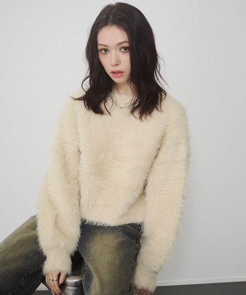 ENVYM（アンビー）の「フェザーヤーン  シャギー ボリュームスリーブ クロップド ニット トップス（ニット/セーター・レディース・ブラウン/チャコールグレー/カーキ/アイボリー・FREE）」の5枚目の写真