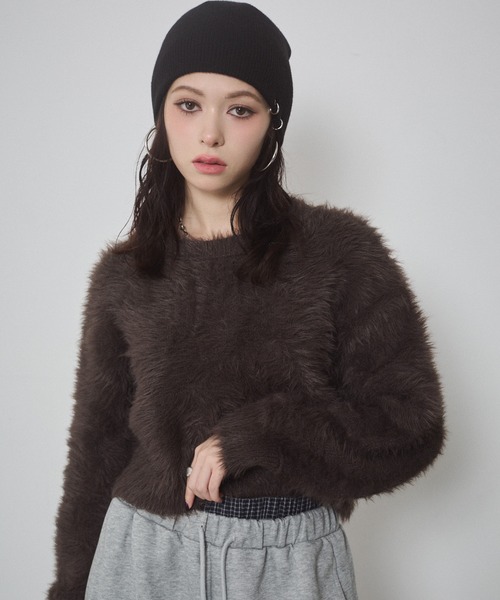 ENVYM（アンビー）の「フェザーヤーン  シャギー ボリュームスリーブ クロップド ニット トップス（ニット/セーター・レディース・ブラウン/チャコールグレー/カーキ/アイボリー・FREE）」の17枚目の写真