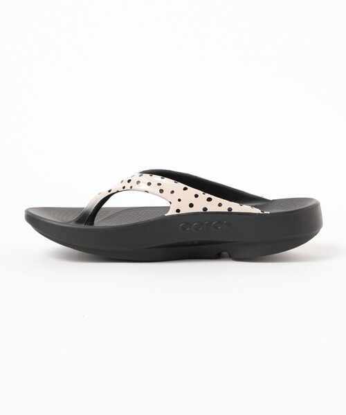 Ray BEAMS(レイビームス)の「OOFOS / OOlala Limited(サンダル・レディース・その他・25.0cm/24.0cm/23.0cm)」の2枚目の写真