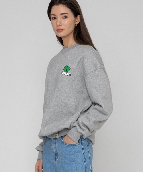 GRAVER（グレーバー）の「[ユニセックス]クローバーボードマンツーマン_グレー（スウェット・レディース・グレー・MEDIUM/LARGE/X-LARGE）」の2枚目の写真