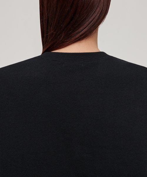 MUSINSA STANDARD WOMAN（ムシンサスタンダードウーマン）の「ウィメンズセミオーバーサイズスウェットシャツ[ブラック]（スウェット・レディース・その他・SMALL/MEDIUM/LARGE/X-SMALL）」の4枚目の写真