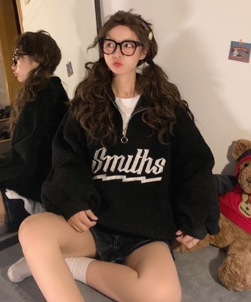 yuue' ( wear )(ユーイ)の「ボアオーバーサイズ刺繍ロゴハーフジップスウェット(スウェット・レディース・ホワイト/ブラック・FREE)」の3枚目の写真
