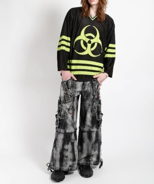 TRIPP nyc（トリップニューヨークシティ）の「【TRIPP nyc】LOCK UP DENIM PANT[JM7152M] / 【トリップ ニューヨーク 】ボンテージストラップタイダイウォッシュワイドデニムパンツ（デニムパンツ・メンズ・ブラック・XS/XXS）」の2枚目の写真