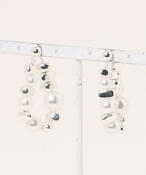 Burner(バーナー)の「【Sonu jewelry(ソヌジュエリー)】メタル×パール調フープピアス oku-pier20-8【RBTS】(ピアス(両耳用)・レディース・シルバー・FREE)」の2枚目の写真