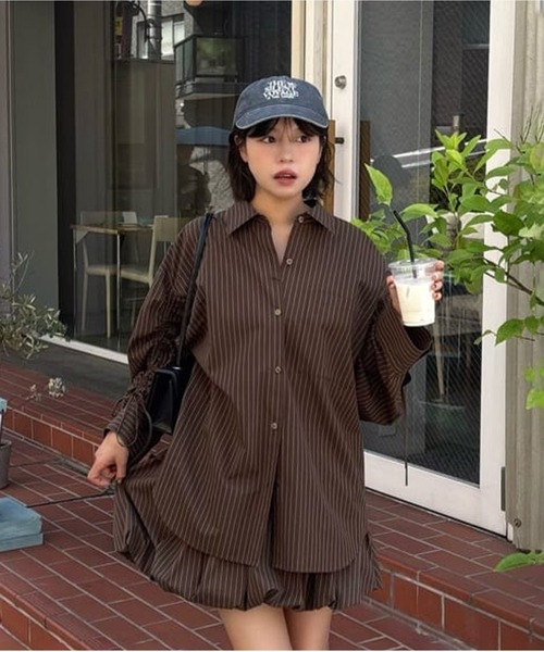 FREE'S MART（フリーズマート）の「◇袖シャーリングオーバーシャツ（シャツ/ブラウス・レディース・ブルー/ブラウン系その他/ブルー系その他/ホワイト/ホワイト系その他/ライトインディゴブルー/ベージュ系その他2・FREE）」の3枚目の写真