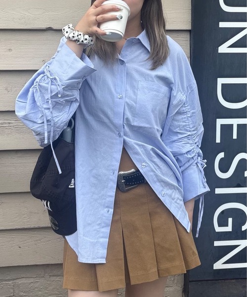 FREE'S MART（フリーズマート）の「◇袖シャーリングオーバーシャツ（シャツ/ブラウス・レディース・ブルー/ブラウン系その他/ブルー系その他/ホワイト/ホワイト系その他/ライトインディゴブルー/ベージュ系その他2・FREE）」の5枚目の写真