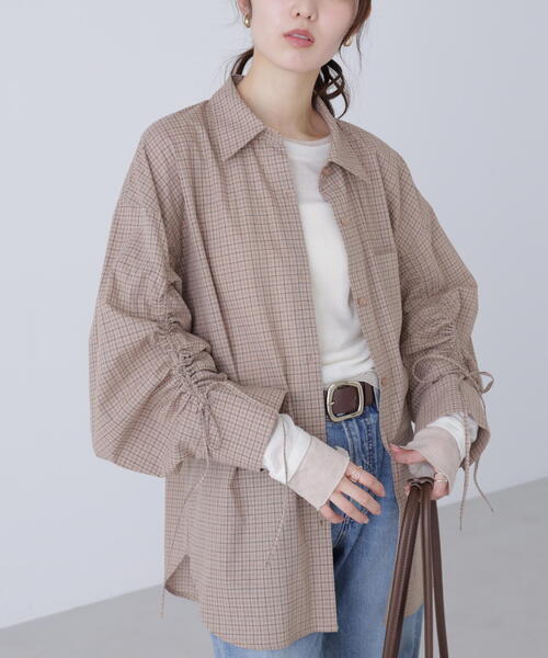 FREE'S MART（フリーズマート）の「◇袖シャーリングオーバーシャツ（シャツ/ブラウス・レディース・ブルー/ブラウン系その他/ブルー系その他/ホワイト/ホワイト系その他/ライトインディゴブルー/ベージュ系その他2・FREE）」の4枚目の写真