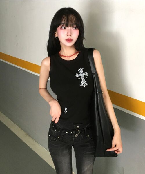 DAMISH（ダミシュ）の「ゴシッククロスタンクトップ_ブラック（Tシャツ/カットソー・レディース・ブラック・FREE）」の10枚目の写真