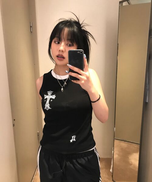 DAMISH（ダミシュ）の「ゴシッククロスタンクトップ_ブラック（Tシャツ/カットソー・レディース・ブラック・FREE）」の13枚目の写真