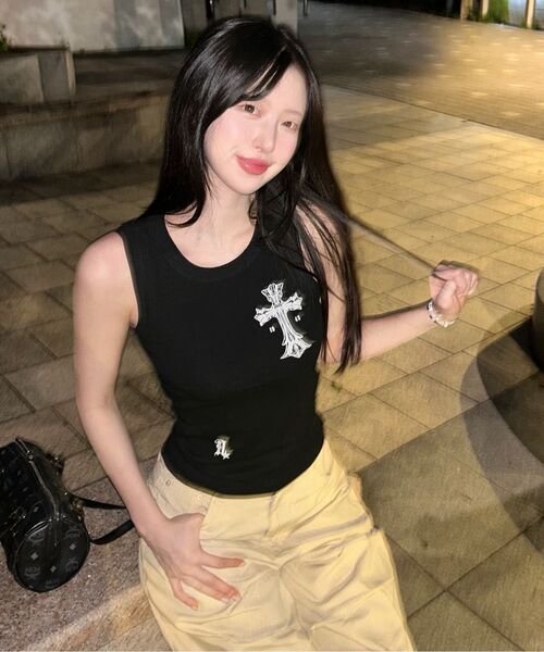 DAMISH（ダミシュ）の「ゴシッククロスタンクトップ_ブラック（Tシャツ/カットソー・レディース・ブラック・FREE）」の17枚目の写真