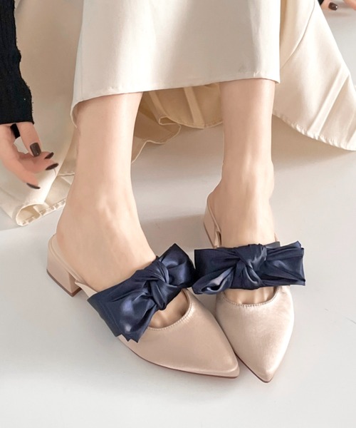 Shoes in Closet（シューズインクローゼット）の「軽量 ポインテッド ワイドヒール サテン リボン ミュール 2489（パンプス・レディース・ブラック/ライトベージュ/ピンク系その他・S/M/L/LL）」の3枚目の写真