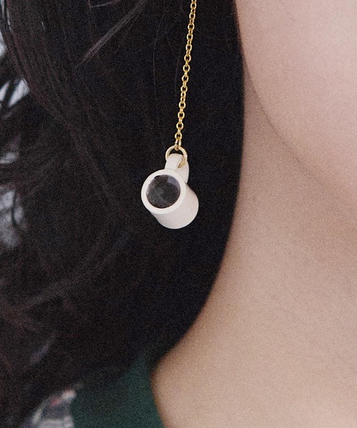 I am I in fact...（アイアムアイインファクト）の「coffee cup ピアス（ピアス（両耳用）・レディース・ホワイト・FREE）」の3枚目の写真