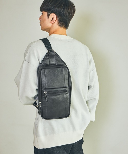 LAKOLE（ラコレ）の「フェイクレザー縦長切替ボディバッグ / 622488（ボディバッグ/ウエストポーチ・メンズ・グレー/ブラック・FREE）」の2枚目の写真
