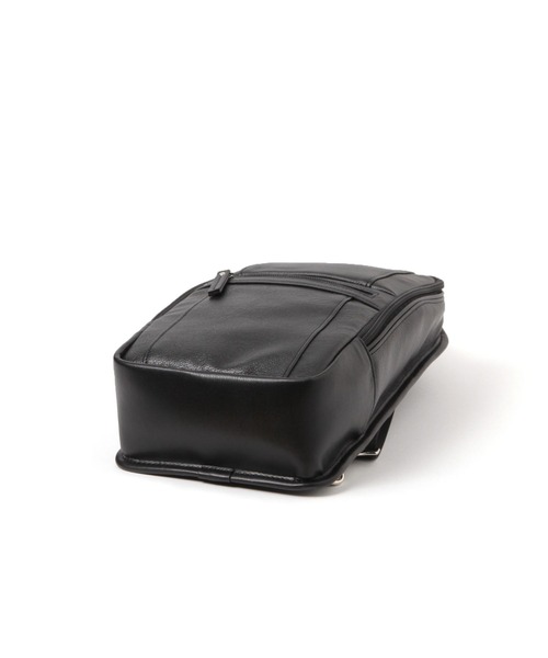 LAKOLE（ラコレ）の「フェイクレザー縦長切替ボディバッグ / 622488（ボディバッグ/ウエストポーチ・メンズ・グレー/ブラック・FREE）」の10枚目の写真