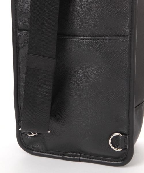 LAKOLE（ラコレ）の「フェイクレザー縦長切替ボディバッグ / 622488（ボディバッグ/ウエストポーチ・メンズ・グレー/ブラック・FREE）」の14枚目の写真