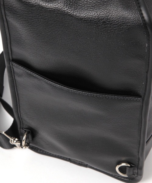 LAKOLE（ラコレ）の「フェイクレザー縦長切替ボディバッグ / 622488（ボディバッグ/ウエストポーチ・メンズ・グレー/ブラック・FREE）」の15枚目の写真