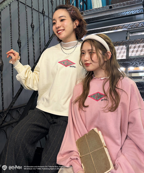 DOUBLE NAME（ダブルネーム）の「【Harry Potter】ハニーデュークス バックプリントプルオーバー（その他トップス・レディース・オフホワイト/ピンク・FREE）」の15枚目の写真