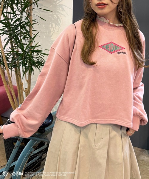 DOUBLE NAME（ダブルネーム）の「【Harry Potter】ハニーデュークス バックプリントプルオーバー（その他トップス・レディース・オフホワイト/ピンク・FREE）」の4枚目の写真