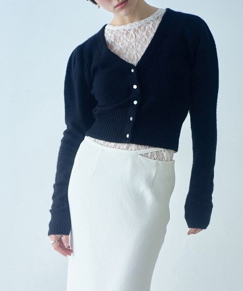 CODE A（コードエー）の「M cloudy puff cardigan（カーディガン/ボレロ・レディース・オフホワイト/ブラック/ライトブルー・00）」の3枚目の写真