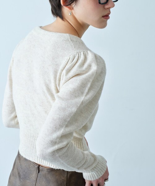 CODE A（コードエー）の「M cloudy puff cardigan（カーディガン/ボレロ・レディース・オフホワイト/ブラック/ライトブルー・00）」の5枚目の写真