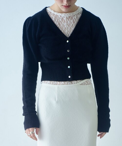 CODE A（コードエー）の「M cloudy puff cardigan（カーディガン/ボレロ・レディース・オフホワイト/ブラック/ライトブルー・00）」の13枚目の写真