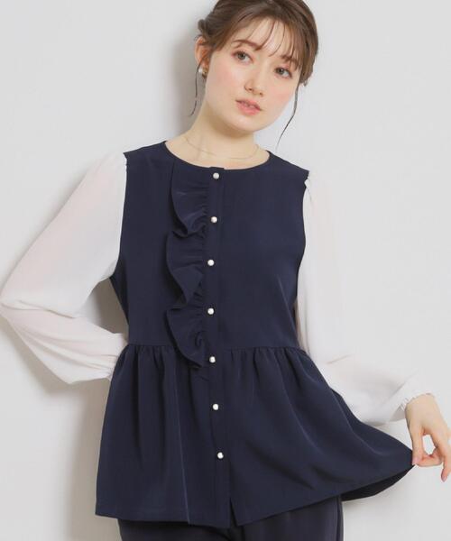 couture brooch（クチュールブローチ）の「【ハレの日・通勤】フリルドッキング ペプラムブラウス（シャツ/ブラウス・レディース・ナチュラル/ネイビー・40/38/36/42）」の2枚目の写真