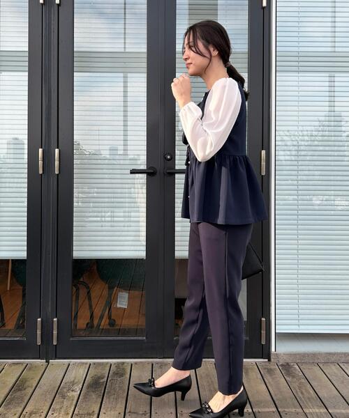 couture brooch（クチュールブローチ）の「【ハレの日・通勤】フリルドッキング ペプラムブラウス（シャツ/ブラウス・レディース・ナチュラル/ネイビー・40/38/36/42）」の13枚目の写真